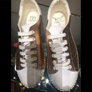 Andrew Stevens rose gold Metallic and WhT sneaker
